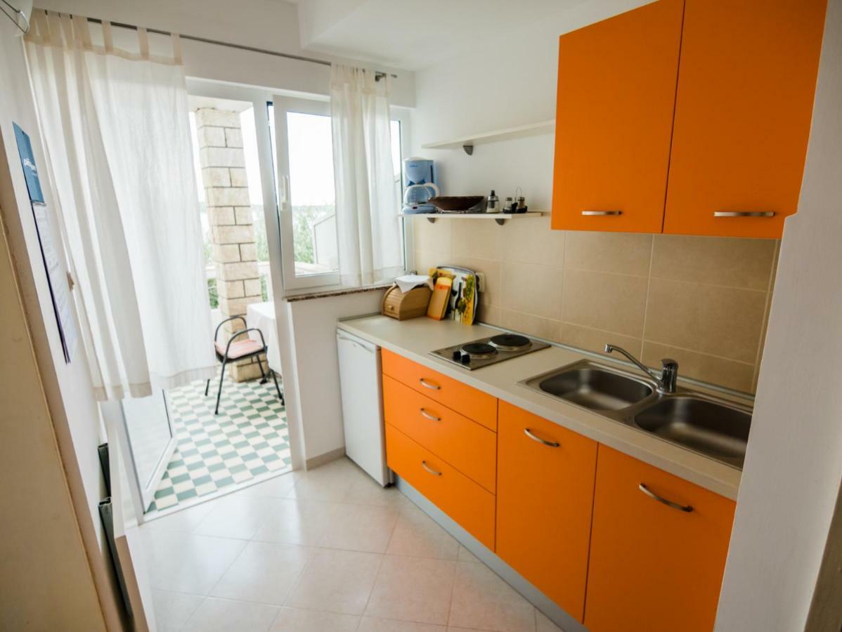 Apartments Picolo Paradiso Miljenko Debelic Barbat na Rabu Kültér fotó
